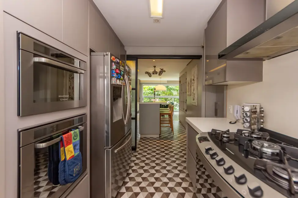 Foto 9 de Apartamento com 3 quartos à venda, 198m2 em São Paulo - SP