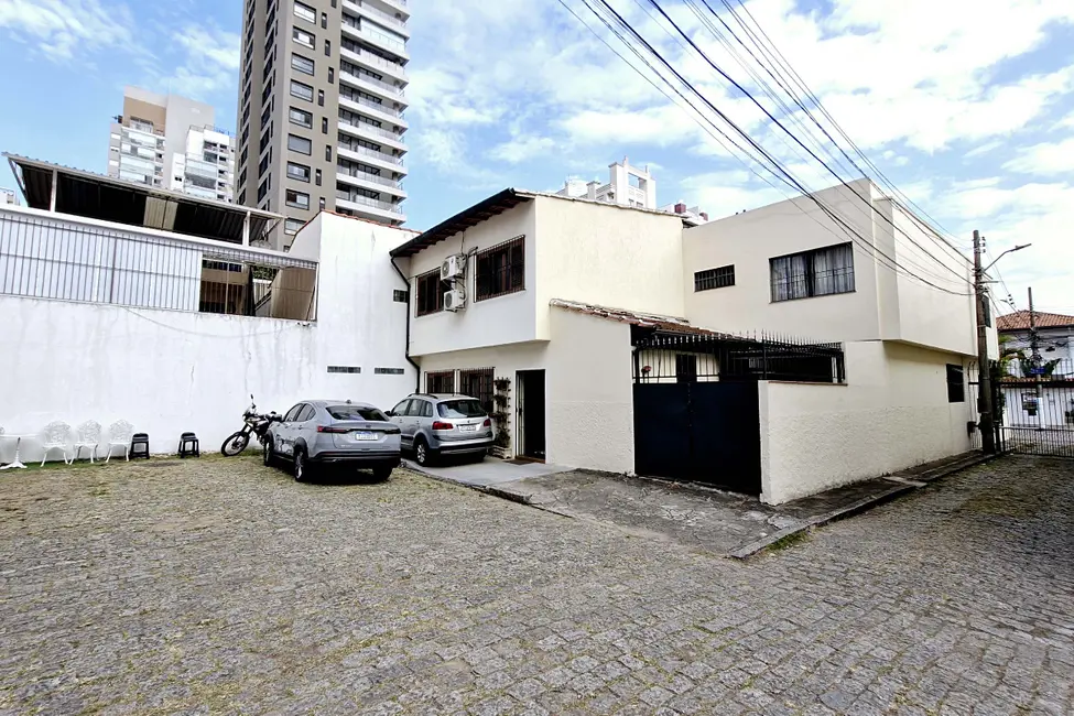 Foto 2 de Casa com 3 quartos à venda, 215m2 em Vila Cordeiro, São Paulo - SP