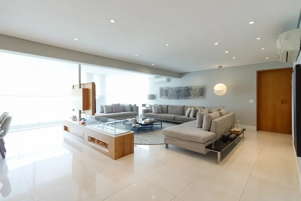 Foto 4 de Apartamento com 3 quartos à venda, 241m2 em Água Branca, São Paulo - SP