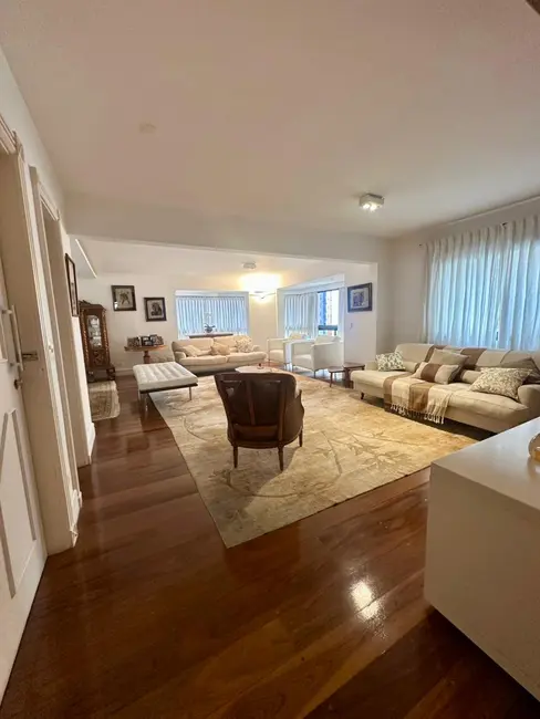 Apartamento com 3 quartos à venda, 207m2 em Vila Nova Conceição, São Paulo - SP - imagem 2 Foto 2 de Apartamento com 3 quartos à venda, 207m2 em Vila Nova Conceição, São Paulo - SP