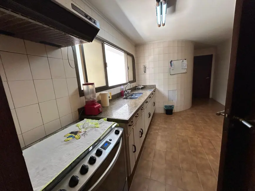 Apartamento com 4 quartos à venda, 170m2 em Moema, São Paulo - SP - imagem 9 Foto 9 de Apartamento com 4 quartos à venda, 170m2 em Moema, São Paulo - SP