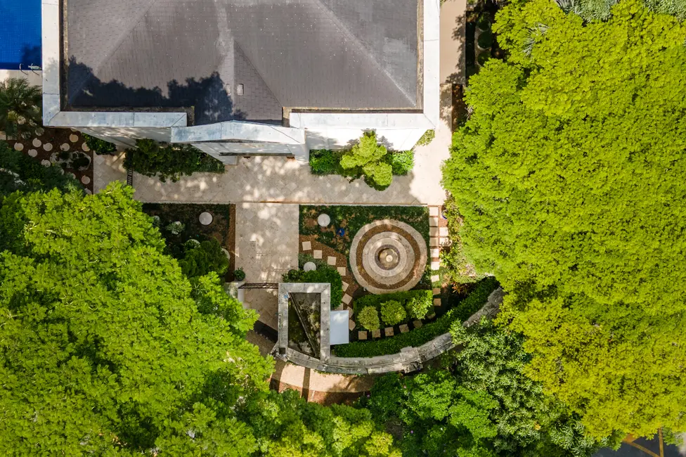 Casa com 5 quartos à venda, 584m2 em Alto de Pinheiros, São Paulo - SP - imagem 2 Foto 2 de Casa com 5 quartos à venda, 584m2 em Alto de Pinheiros, São Paulo - SP