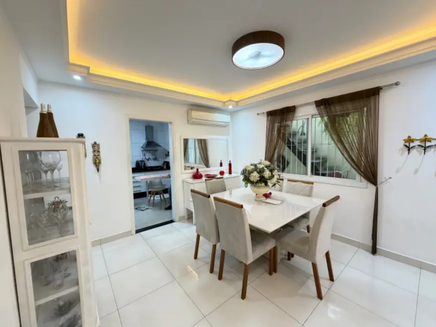 Foto 3 de Casa com 3 quartos à venda, 146m2 em Vila Alexandria, São Paulo - SP