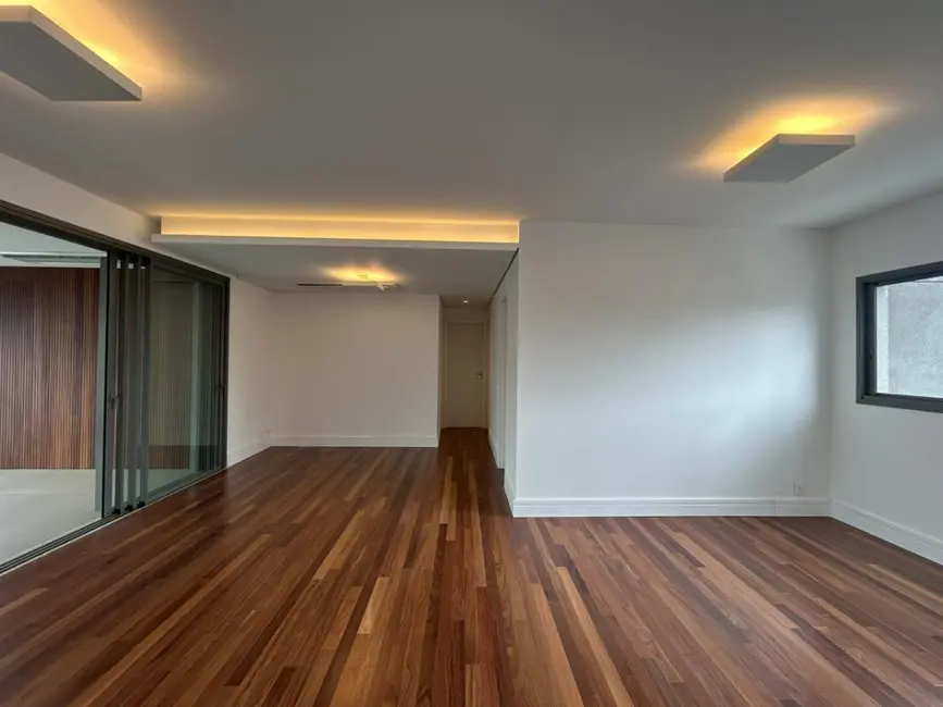 Foto 4 de Apartamento com 3 quartos à venda, 160m2 em Vila Nova Conceição, São Paulo - SP