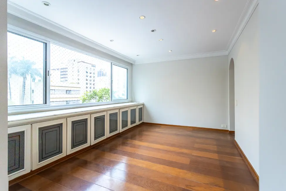 Foto 4 de Apartamento com 4 quartos à venda, 196m2 em Itaim Bibi, São Paulo - SP