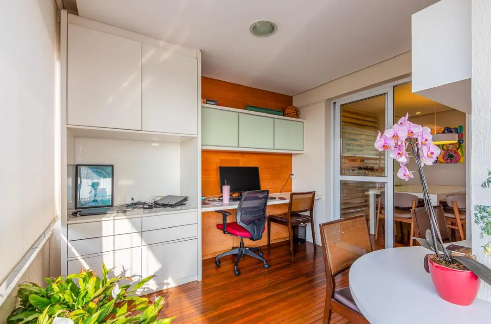Foto 6 de Apartamento com 3 quartos à venda, 182m2 em Real Parque, São Paulo - SP