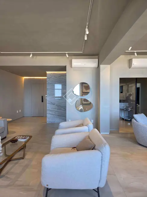 Foto 1 de Apartamento com 3 quartos à venda, 260m2 em Copacabana, Rio De Janeiro - RJ