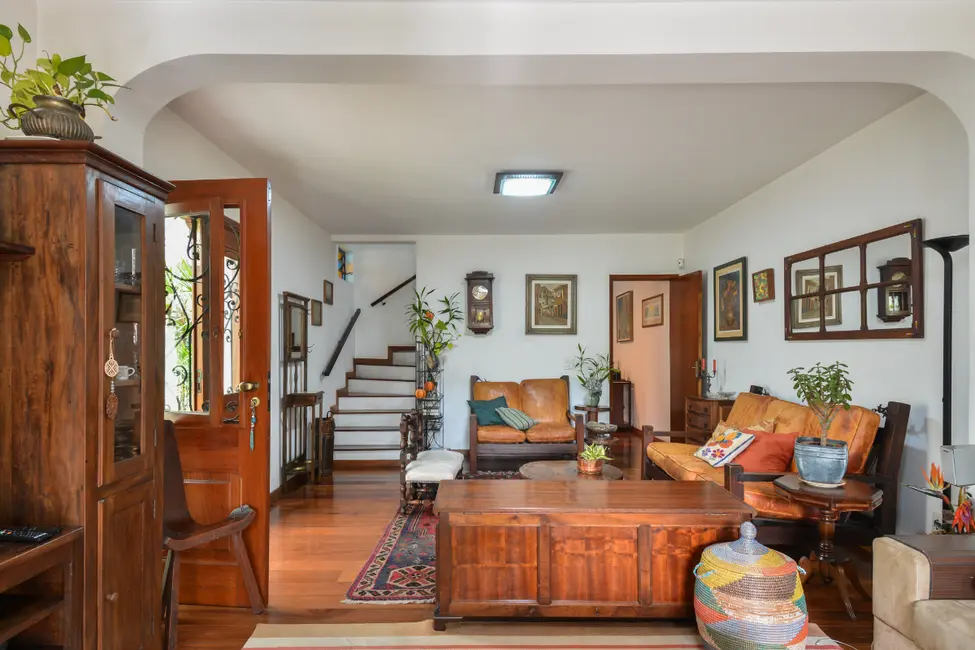 Foto 2 de Sobrado com 4 quartos à venda, 190m2 em Sumaré, São Paulo - SP