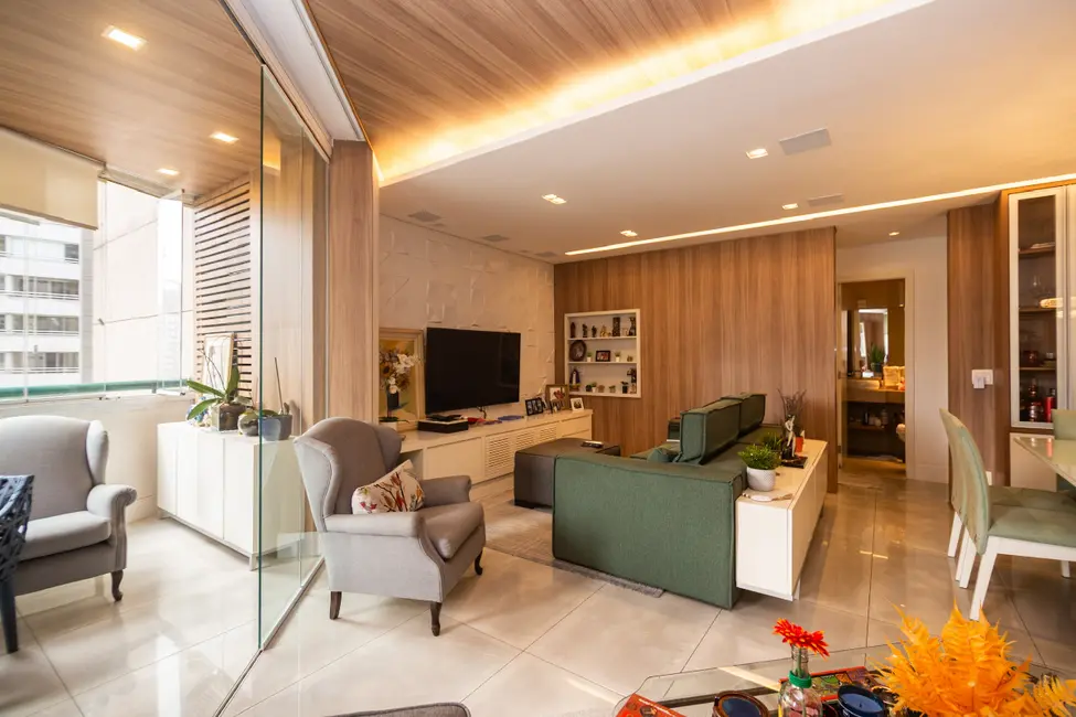 Foto 2 de Apartamento com 3 quartos à venda, 121m2 em Moema, São Paulo - SP