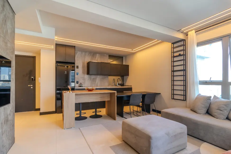 Foto 3 de Apartamento com 2 quartos à venda, 72m2 em Moema, São Paulo - SP