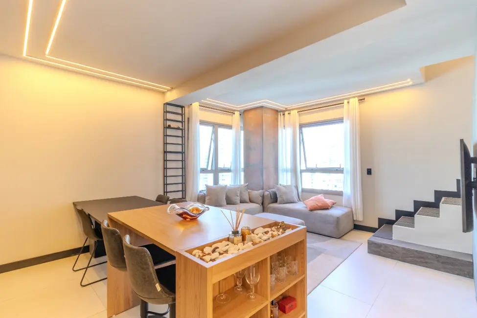 Foto 2 de Apartamento com 2 quartos à venda, 72m2 em Moema, São Paulo - SP