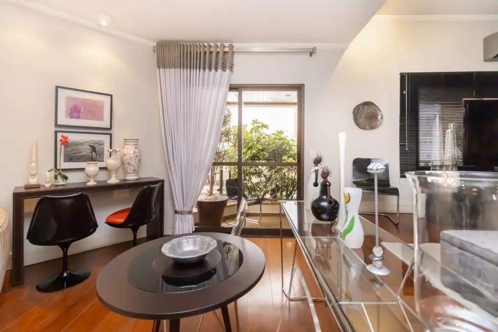 Foto 3 de Apartamento com 4 quartos à venda, 217m2 em Itaim Bibi, São Paulo - SP