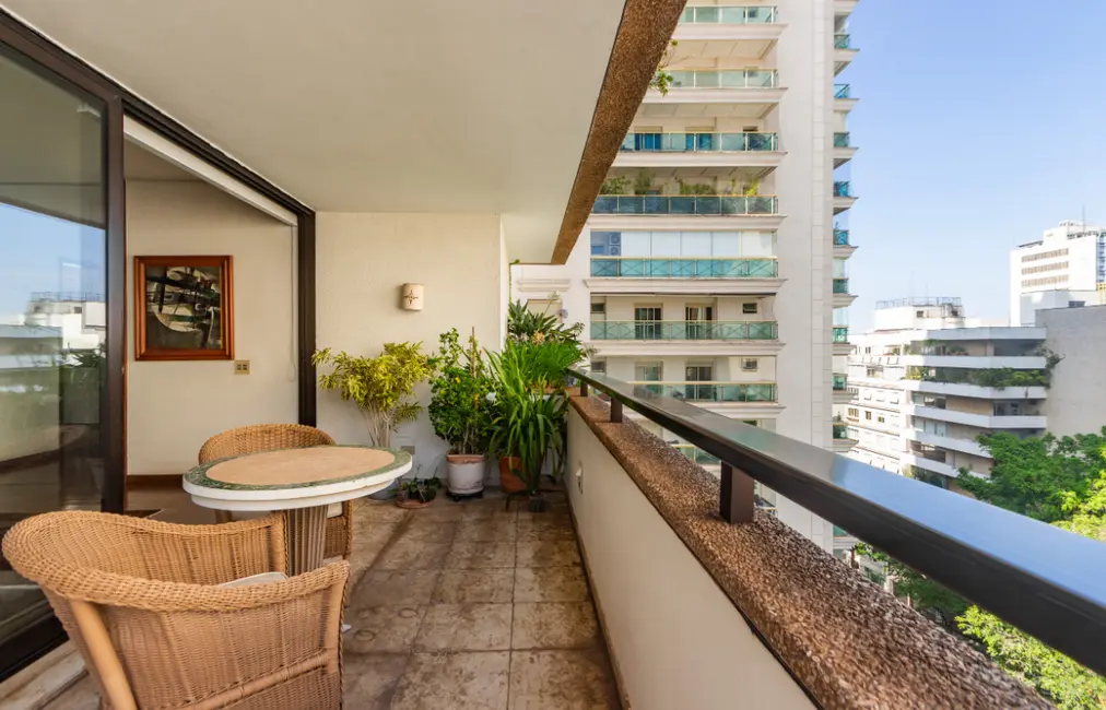 Foto 2 de Apartamento com 3 quartos à venda, 232m2 em Higienópolis, São Paulo - SP