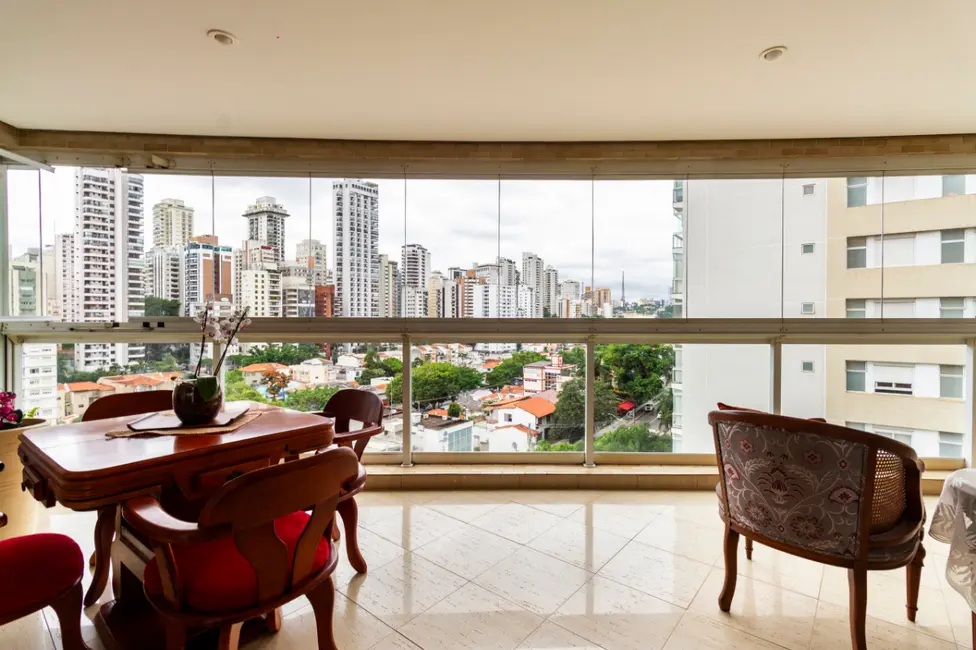 Apartamento com 4 quartos à venda, 165m2 em Pacaembu, São Paulo - SP - imagem 3 Foto 3 de Apartamento com 4 quartos à venda, 165m2 em Pacaembu, São Paulo - SP
