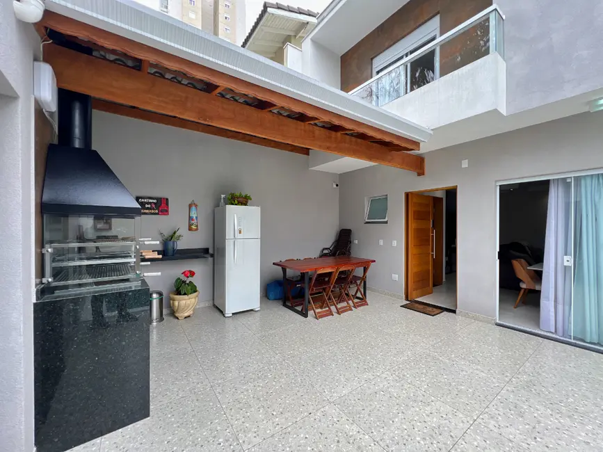 Sobrado com 3 quartos à venda, 236m2 em Santa Teresinha, São Paulo - SP - imagem 6 Foto 6 de Sobrado com 3 quartos à venda, 236m2 em Santa Teresinha, São Paulo - SP