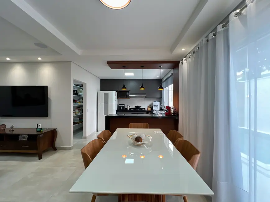 Sobrado com 3 quartos à venda, 236m2 em Santa Teresinha, São Paulo - SP - imagem 9 Foto 9 de Sobrado com 3 quartos à venda, 236m2 em Santa Teresinha, São Paulo - SP