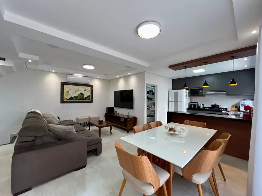 Sobrado com 3 quartos à venda, 236m2 em Santa Teresinha, São Paulo - SP - imagem 8 Foto 8 de Sobrado com 3 quartos à venda, 236m2 em Santa Teresinha, São Paulo - SP