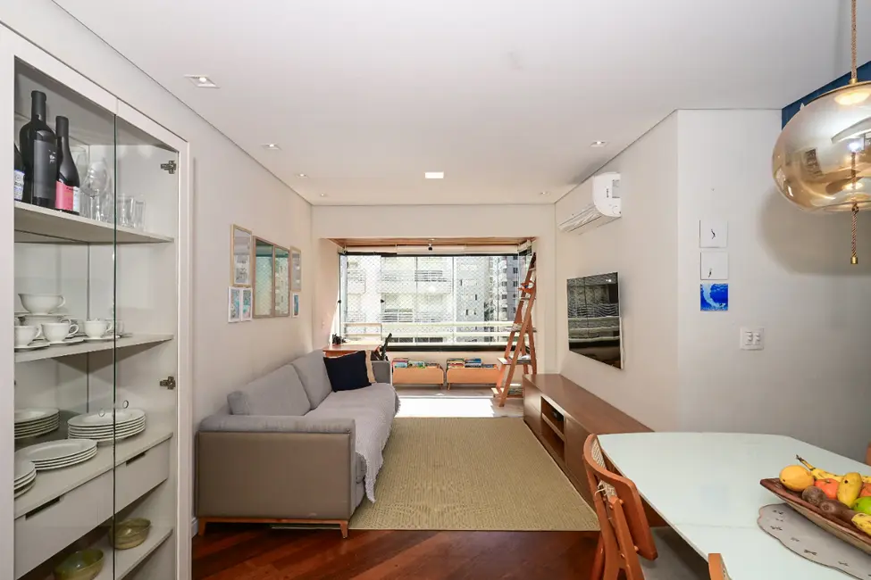 Foto 4 de Apartamento com 2 quartos à venda, 72m2 em Moema, São Paulo - SP