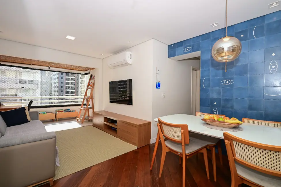 Foto 2 de Apartamento com 2 quartos à venda, 72m2 em Moema, São Paulo - SP