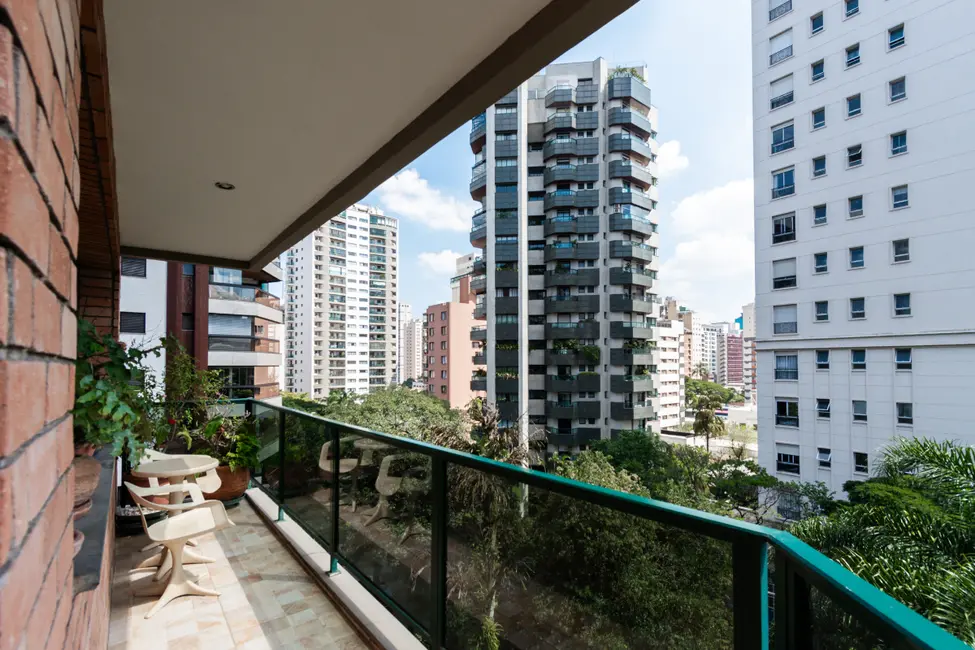 Foto 8 de Apartamento com 4 quartos à venda, 222m2 em Indianópolis, São Paulo - SP