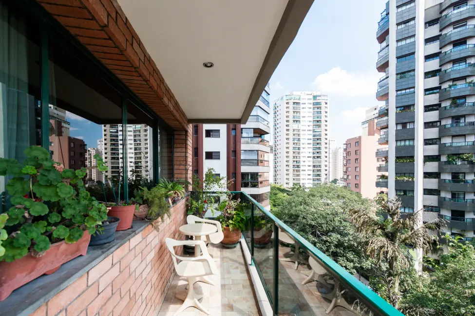 Foto 9 de Apartamento com 4 quartos à venda, 222m2 em Indianópolis, São Paulo - SP