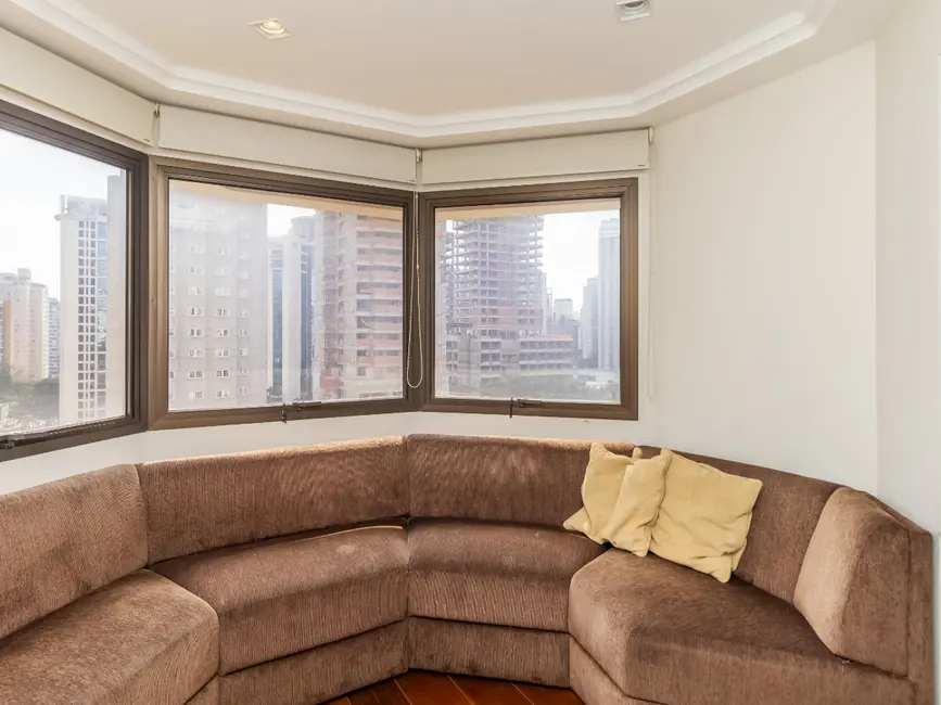 Foto 9 de Apartamento com 4 quartos à venda, 232m2 em Indianópolis, São Paulo - SP