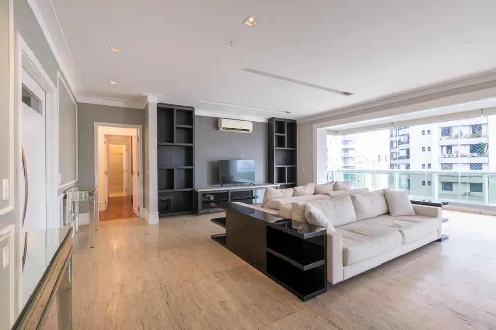 Foto 9 de Apartamento com 4 quartos à venda, 234m2 em Itaim Bibi, São Paulo - SP