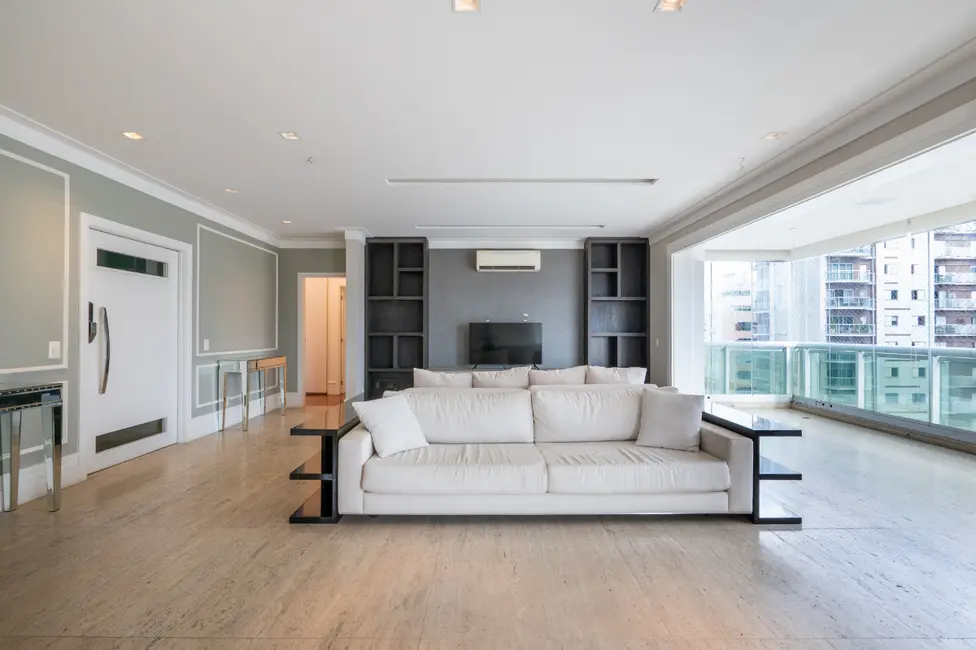 Foto 7 de Apartamento com 4 quartos à venda, 234m2 em Itaim Bibi, São Paulo - SP