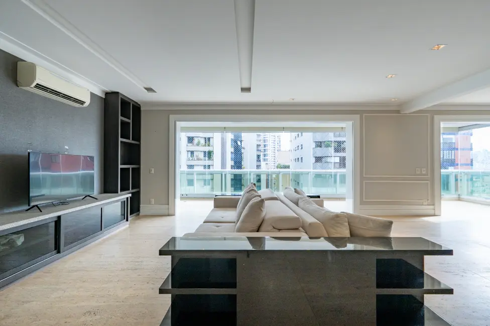 Foto 8 de Apartamento com 4 quartos à venda, 234m2 em Itaim Bibi, São Paulo - SP