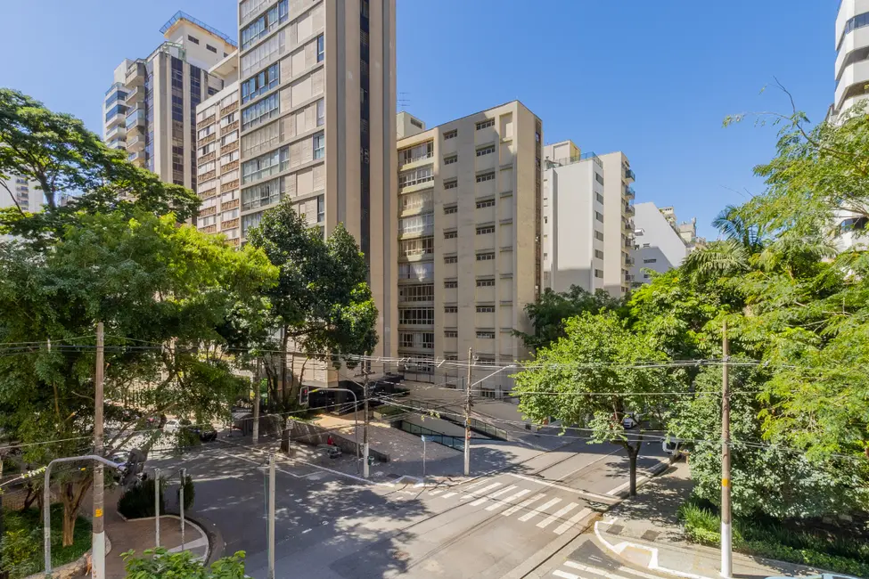 Foto 4 de Apartamento com 3 quartos à venda, 240m2 em Higienópolis, São Paulo - SP