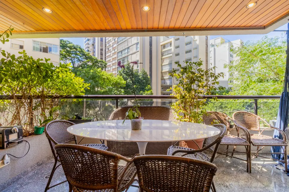 Foto 3 de Apartamento com 3 quartos à venda, 240m2 em Higienópolis, São Paulo - SP