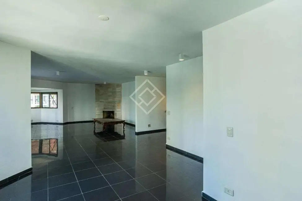 Apartamento com 3 quartos para alugar, 286m2 em Jardim Fonte do Morumbi, São Paulo - SP - imagem 4 Foto 4 de Apartamento com 3 quartos para alugar, 286m2 em Jardim Fonte do Morumbi, São Paulo - SP