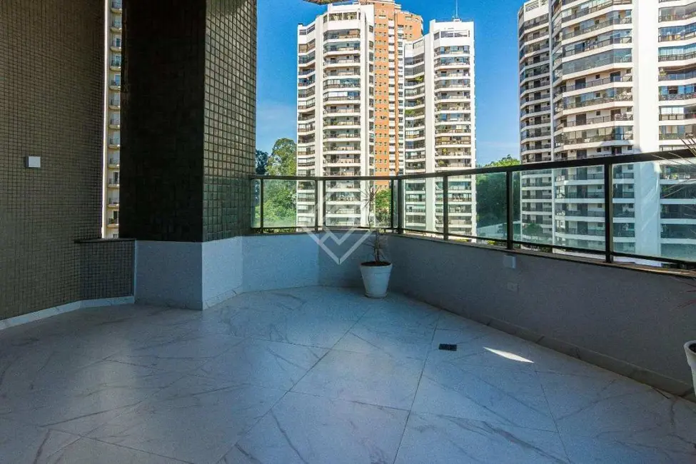 Apartamento com 3 quartos para alugar, 286m2 em Jardim Fonte do Morumbi, São Paulo - SP - imagem 5 Foto 5 de Apartamento com 3 quartos para alugar, 286m2 em Jardim Fonte do Morumbi, São Paulo - SP