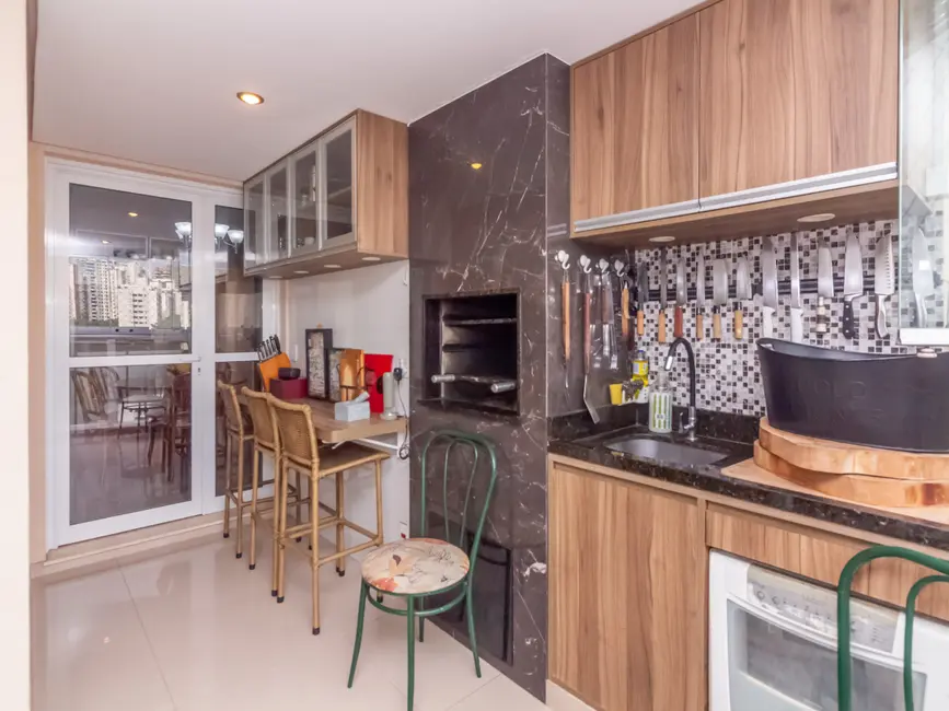 Foto 2 de Apartamento com 4 quartos à venda em Vila Suzana, São Paulo - SP