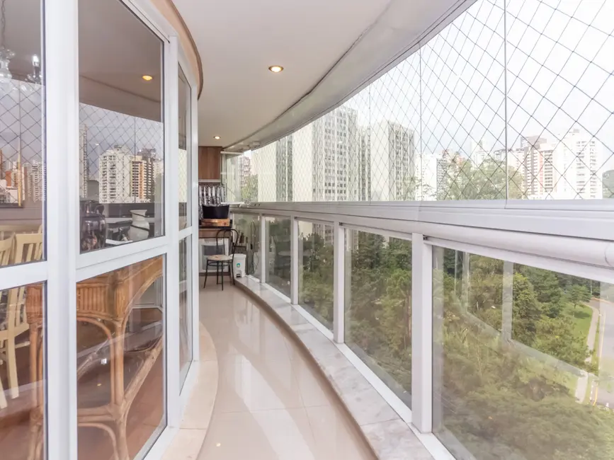 Foto 3 de Apartamento com 4 quartos à venda em Vila Suzana, São Paulo - SP