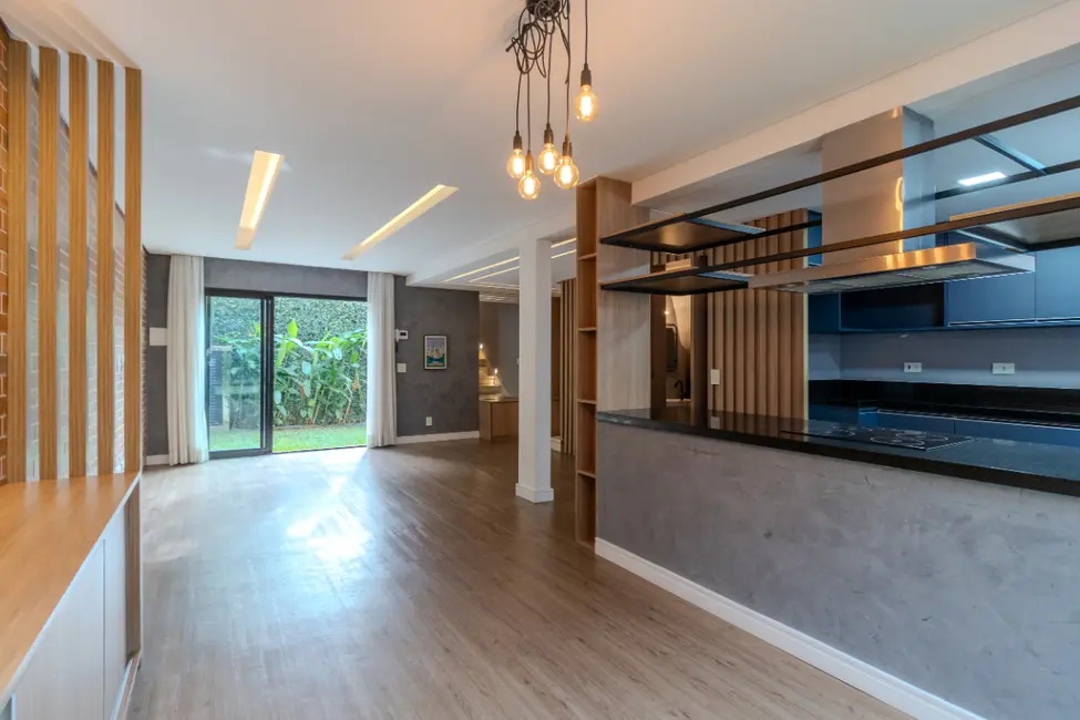 Foto 2 de Casa com 3 quartos à venda, 150m2 em Vila Cordeiro, São Paulo - SP