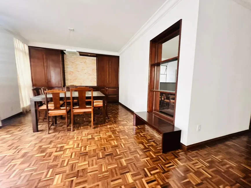 Apartamento com 3 quartos à venda, 310m2 em Jardim América, São Paulo - SP - imagem 4 Foto 4 de Apartamento com 3 quartos à venda, 310m2 em Jardim América, São Paulo - SP