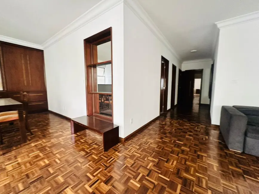Apartamento com 3 quartos à venda, 310m2 em Jardim América, São Paulo - SP - imagem 3 Foto 3 de Apartamento com 3 quartos à venda, 310m2 em Jardim América, São Paulo - SP
