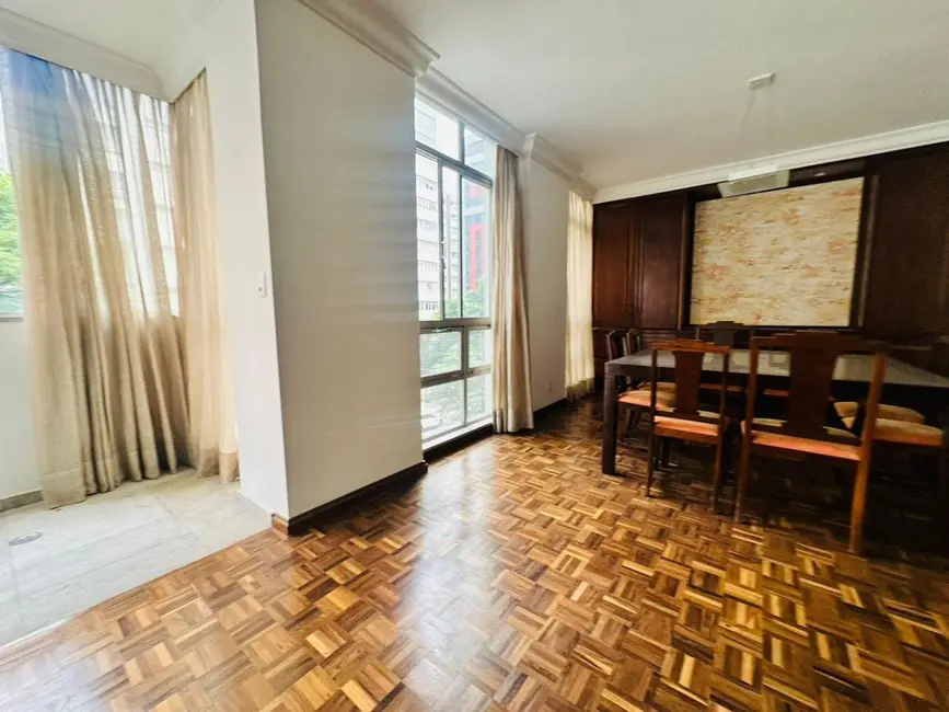 Apartamento com 3 quartos à venda, 310m2 em Jardim América, São Paulo - SP - imagem 1 Foto 1 de Apartamento com 3 quartos à venda, 310m2 em Jardim América, São Paulo - SP
