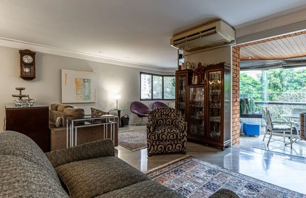 Foto 2 de Apartamento com 4 quartos à venda, 200m2 em Moema, São Paulo - SP