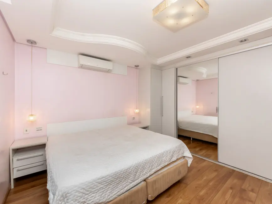 Foto 3 de Sobrado com 4 quartos à venda, 246m2 em Vila Parque Jabaquara, São Paulo - SP