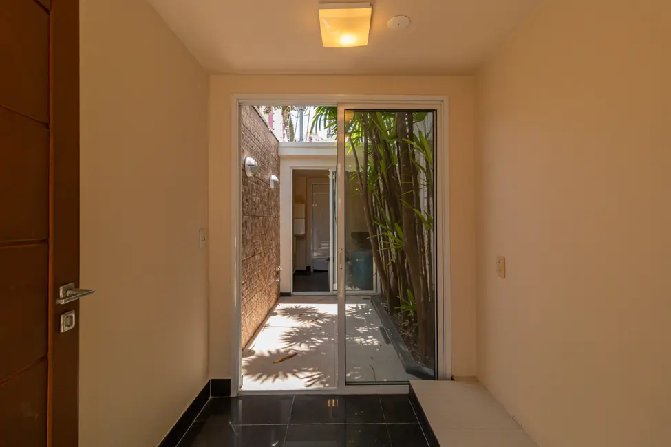 Casa com 4 quartos à venda, 405m2 em Mirandópolis, São Paulo - SP - imagem 6 Foto 6 de Casa com 4 quartos à venda, 405m2 em Mirandópolis, São Paulo - SP