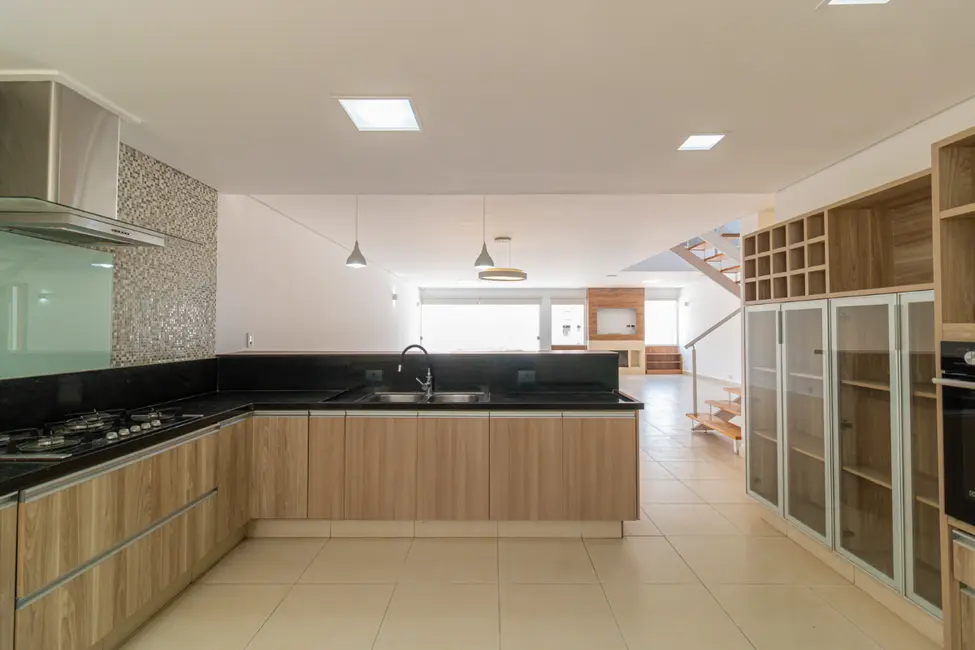Casa com 4 quartos à venda, 405m2 em Mirandópolis, São Paulo - SP - imagem 2 Foto 2 de Casa com 4 quartos à venda, 405m2 em Mirandópolis, São Paulo - SP