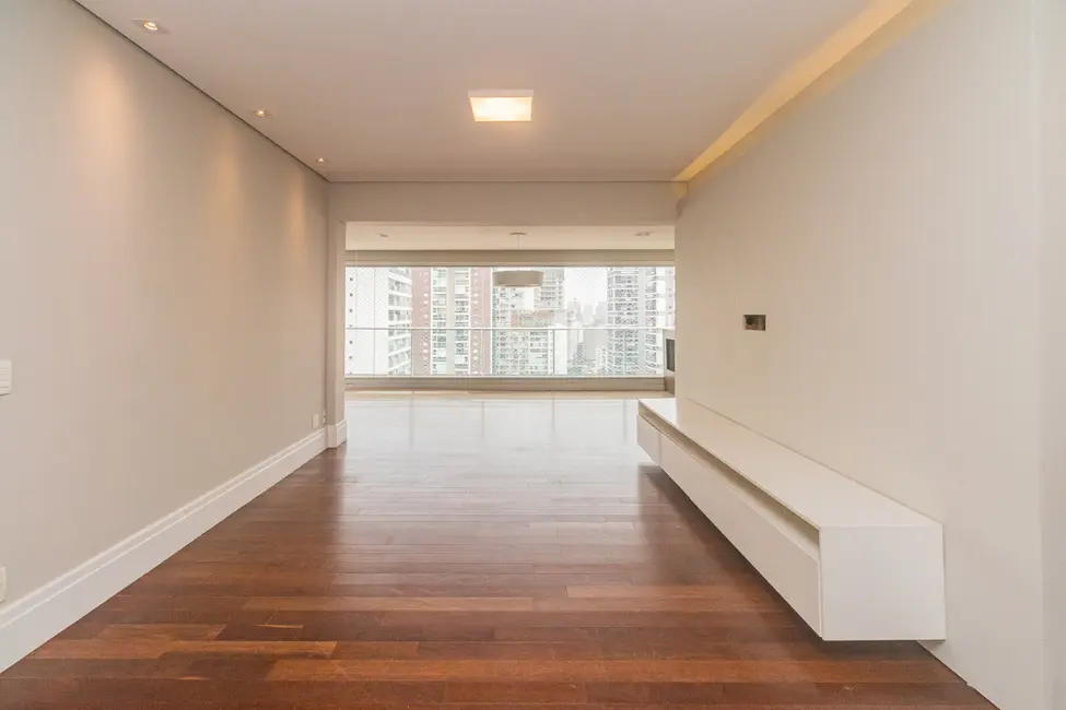 Apartamento com 2 quartos para alugar, 138m2 em São Paulo - SP - imagem 2 Foto 2 de Apartamento com 2 quartos para alugar, 138m2 em São Paulo - SP