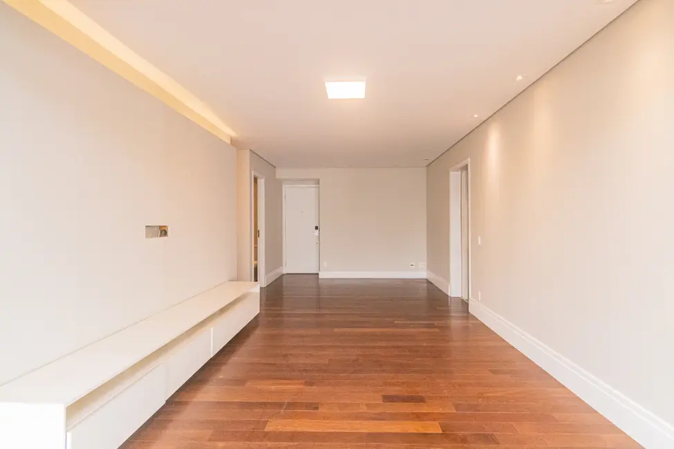 Apartamento com 2 quartos para alugar, 138m2 em São Paulo - SP - imagem 5 Foto 5 de Apartamento com 2 quartos para alugar, 138m2 em São Paulo - SP