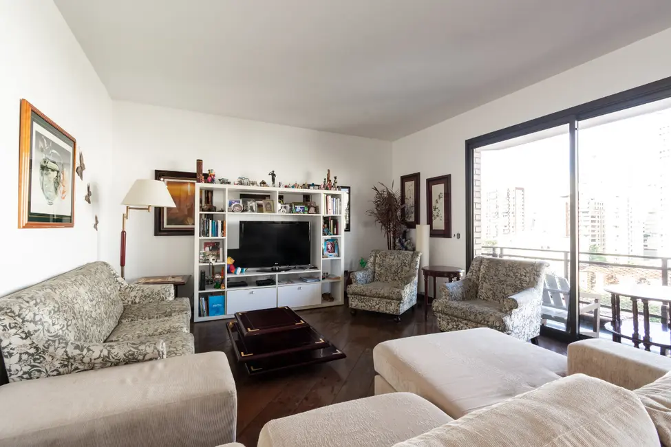 Foto 4 de Apartamento com 4 quartos à venda, 193m2 em Pacaembu, São Paulo - SP