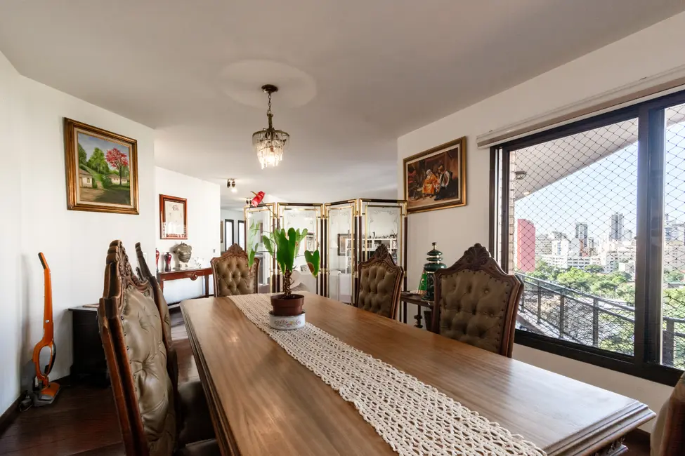Foto 8 de Apartamento com 4 quartos à venda, 193m2 em Pacaembu, São Paulo - SP