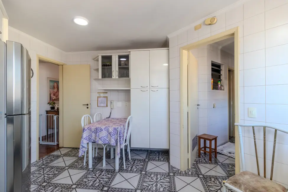 Apartamento com 4 quartos à venda, 148m2 em Moema, São Paulo - SP - imagem 9 Foto 9 de Apartamento com 4 quartos à venda, 148m2 em Moema, São Paulo - SP