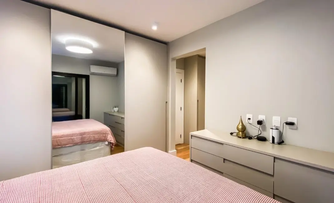 Apartamento com 3 quartos à venda em Moema, São Paulo - SP - imagem 6 Foto 6 de Apartamento com 3 quartos à venda em Moema, São Paulo - SP