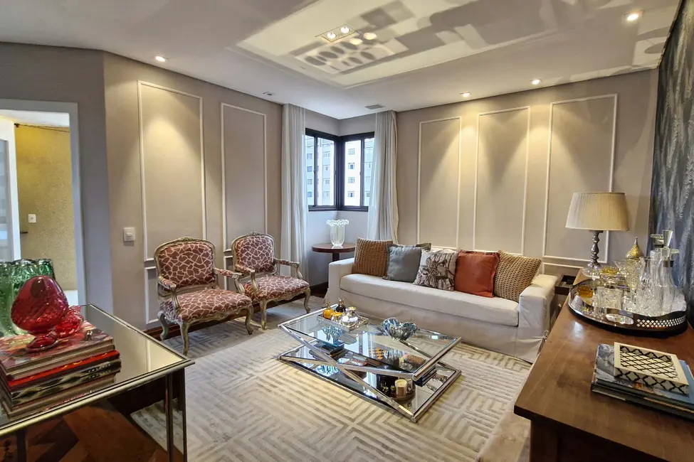 Foto 3 de Apartamento com 4 quartos à venda, 240m2 em Moema, São Paulo - SP